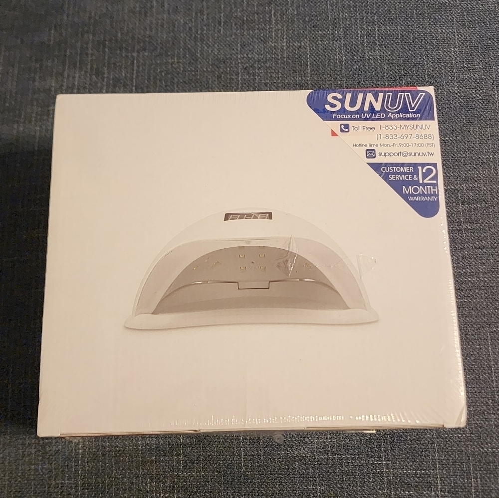 SUNUV UV LED Nail Lamp in Red and White NWT
